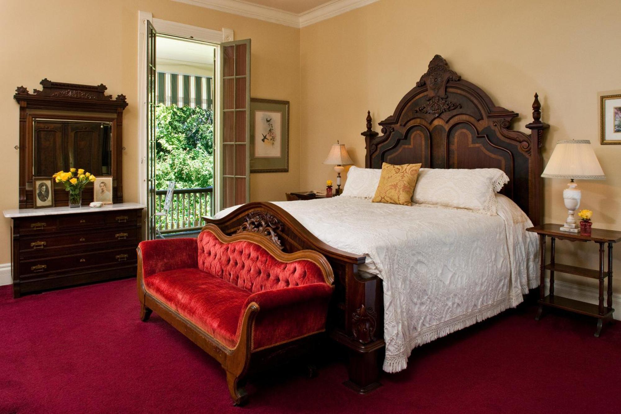Two Bedroom King Suite-Gallery Suite,140131035:JPEG