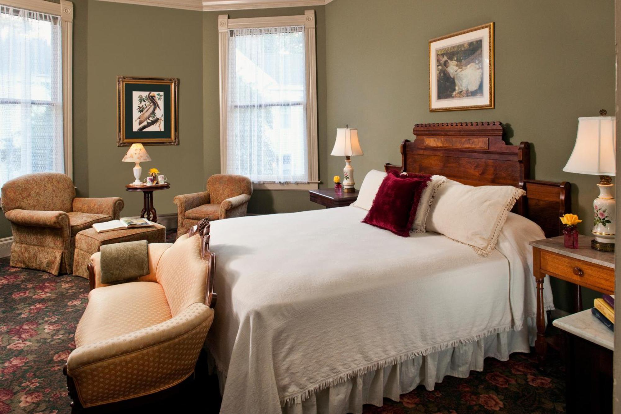 Two-Bedroom King Suite Rose Suite