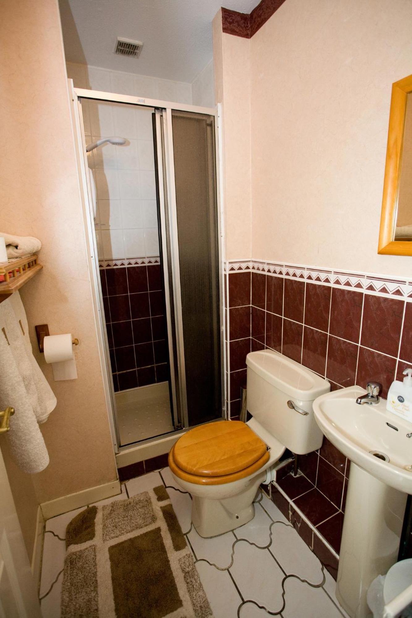 Single Room,682717035:JPEG