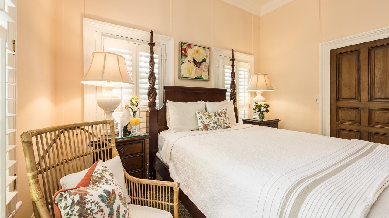 Veranda Room,696360186:JPEG