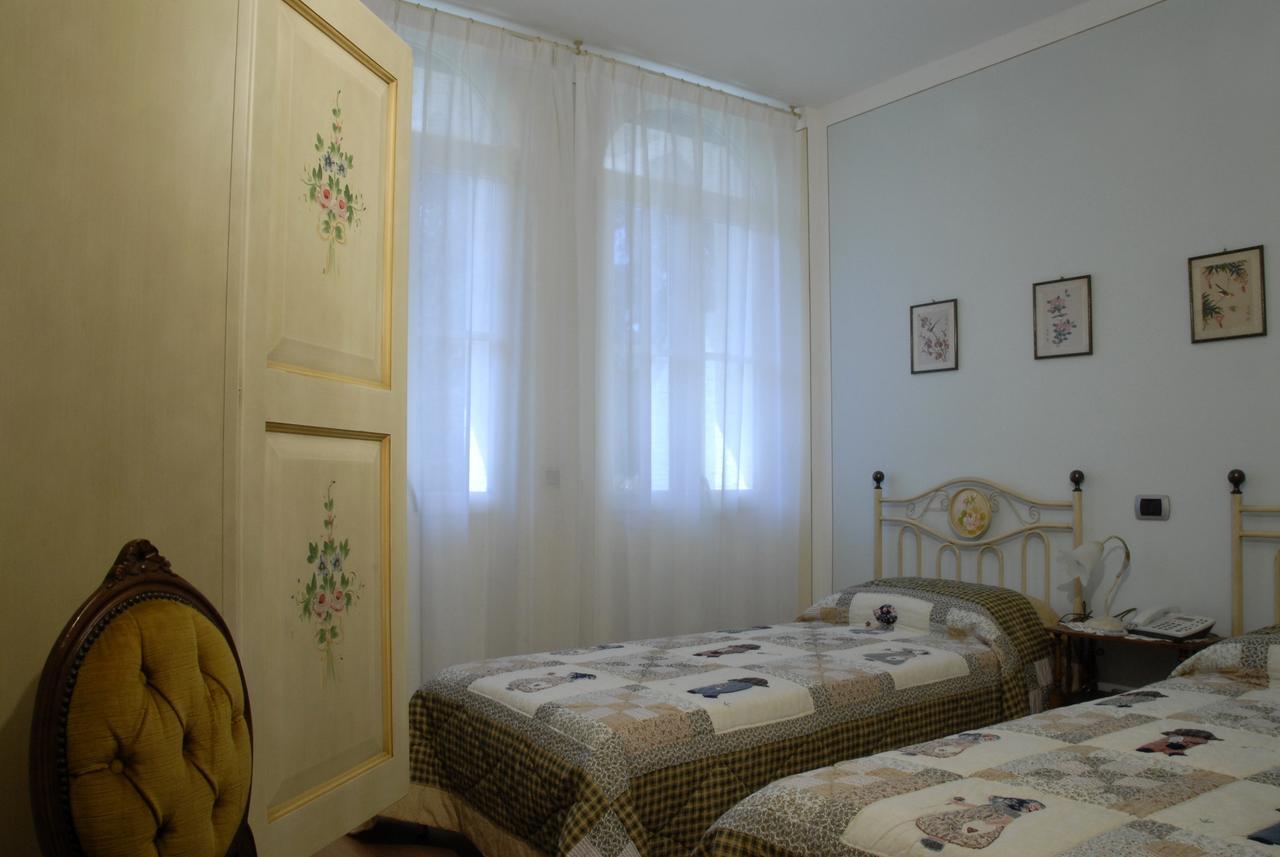Twin Room,696741687:JPEG