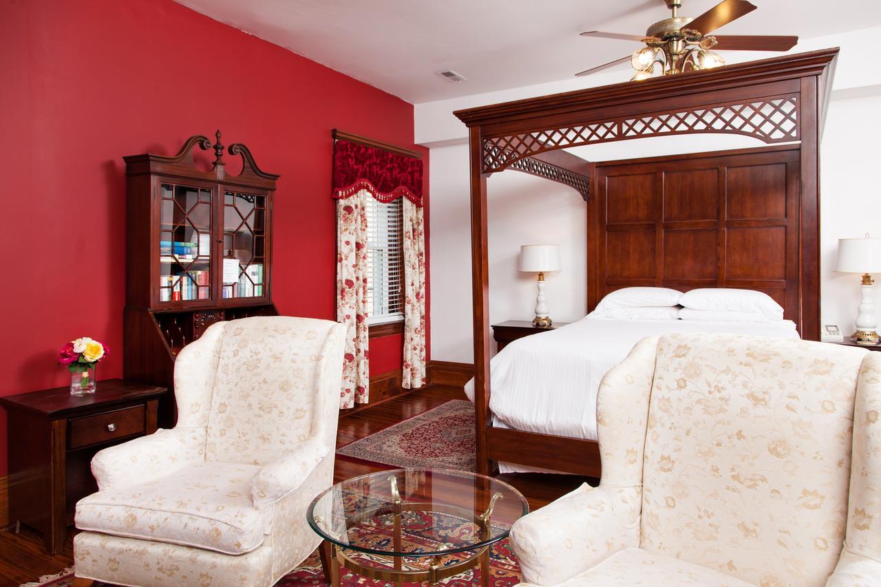 Queen Room 403