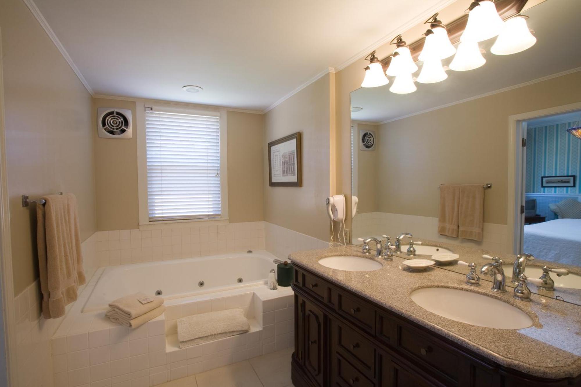 Queen Suite