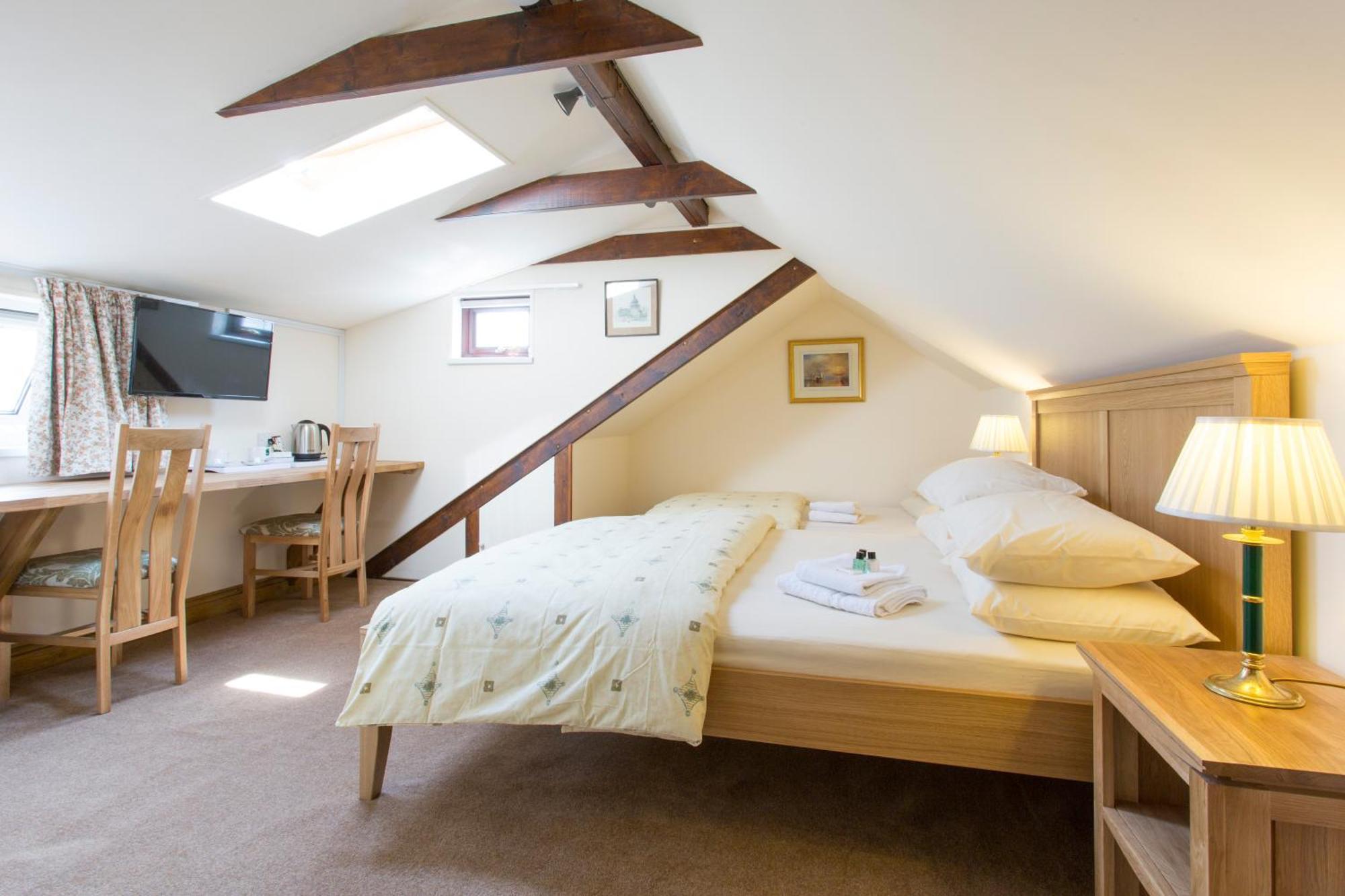 Deluxe Double or Twin Room