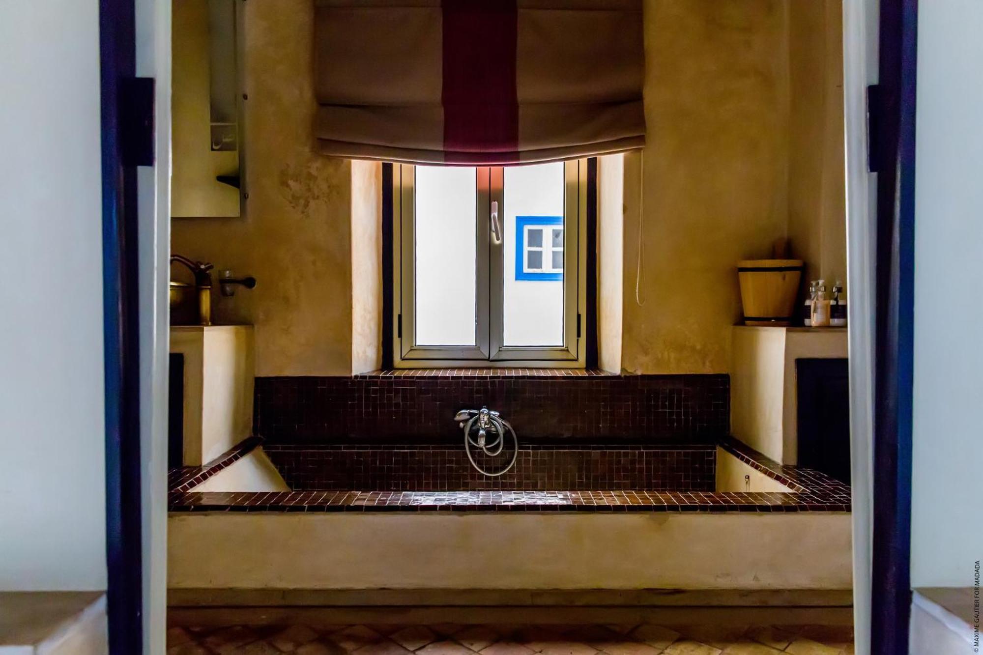 Cherifa Suite Junior,1697847844:JPEG