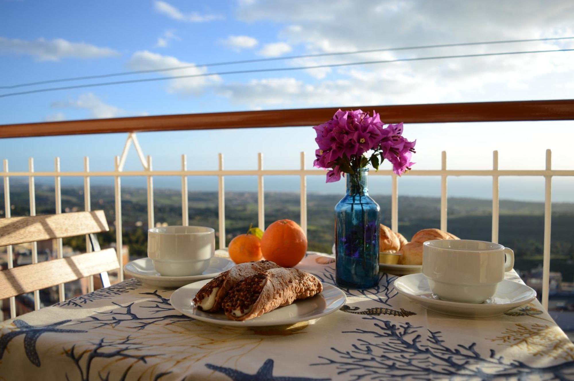 Double Room with Balcony and Sea View,711326218:JPEG