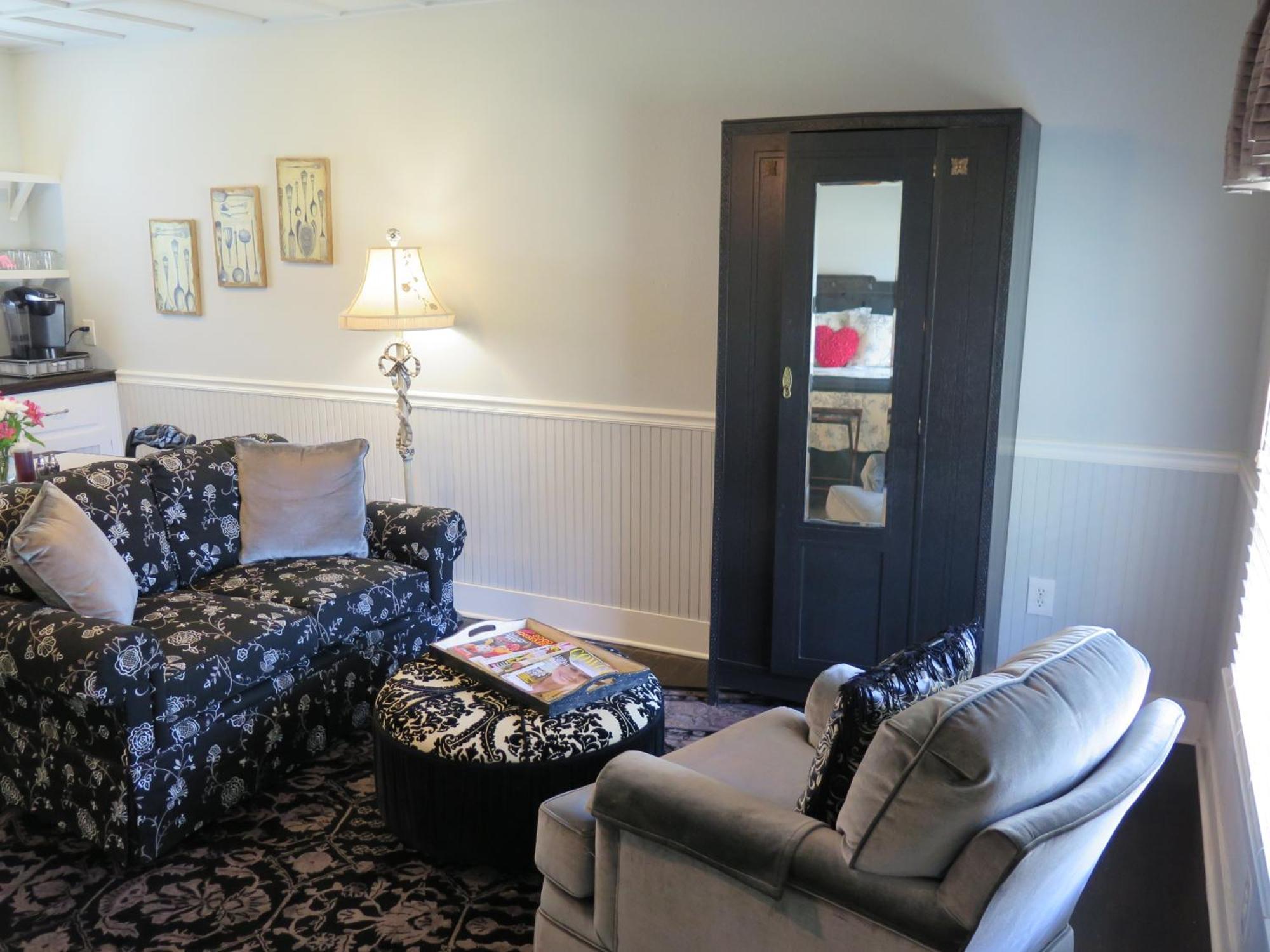 Deluxe King Suite