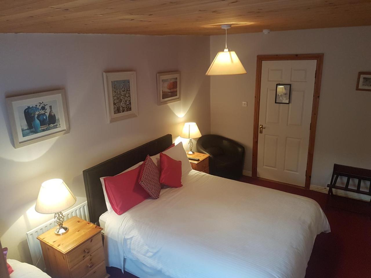 Triple Room,719381713:JPEG