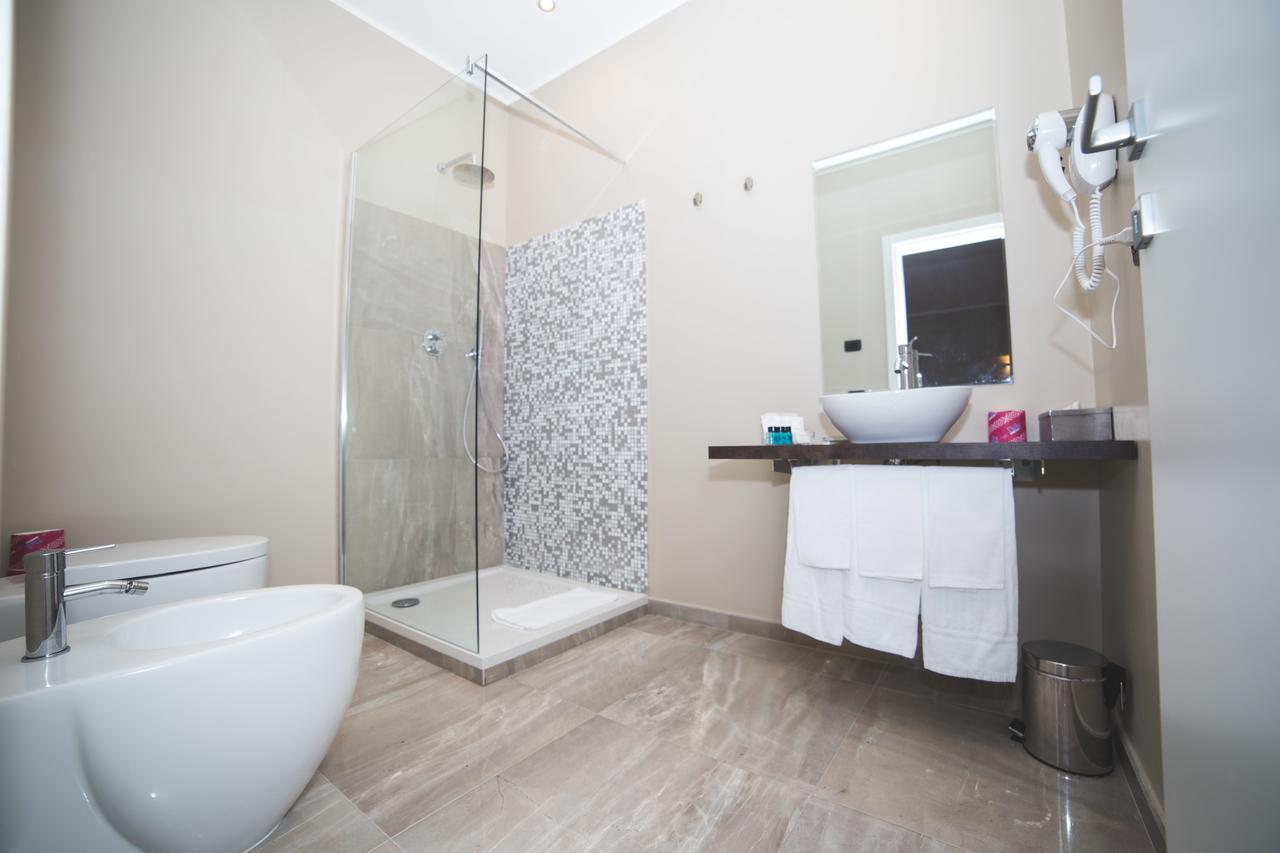 Double Room,1529383621:JPEG