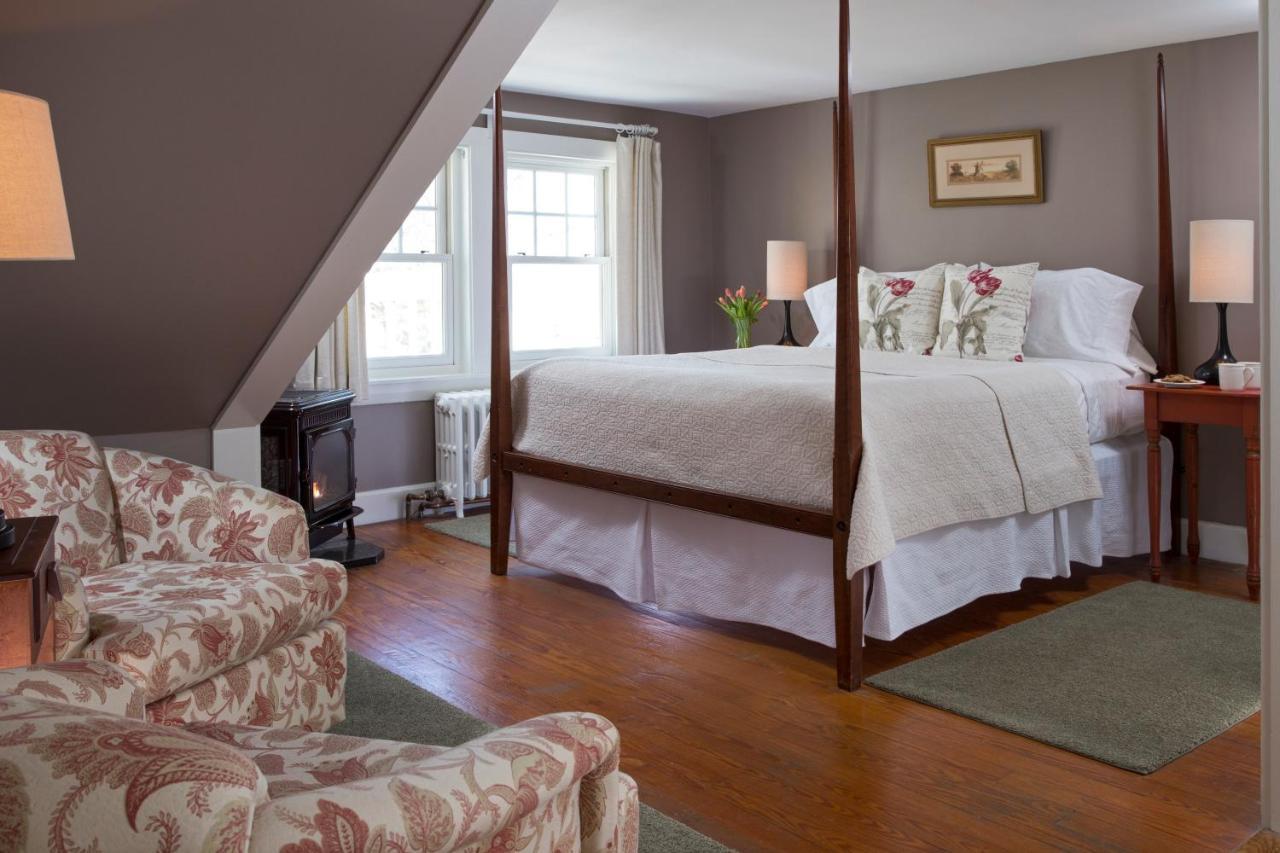 Queen Room with Garden View