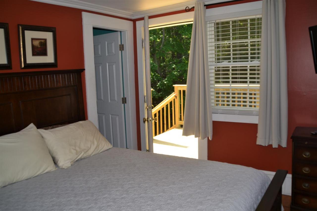 Queen Room with Balcony
