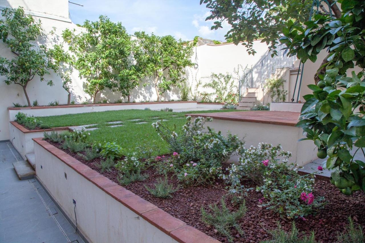 King Room with Garden View,726648241:JPEG