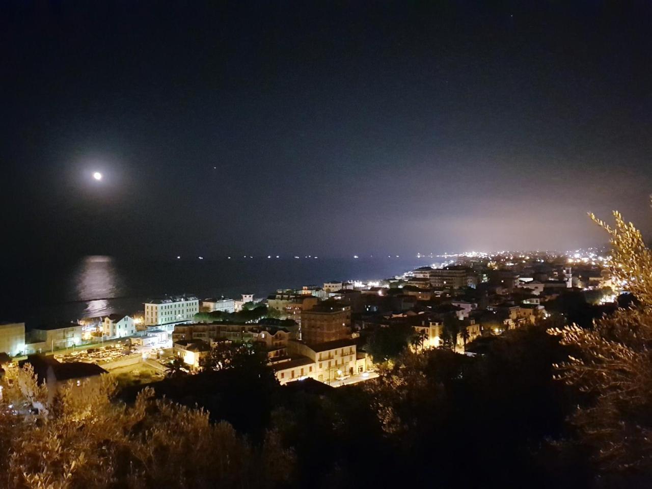 Camera Matrimoniale con Vista Mare