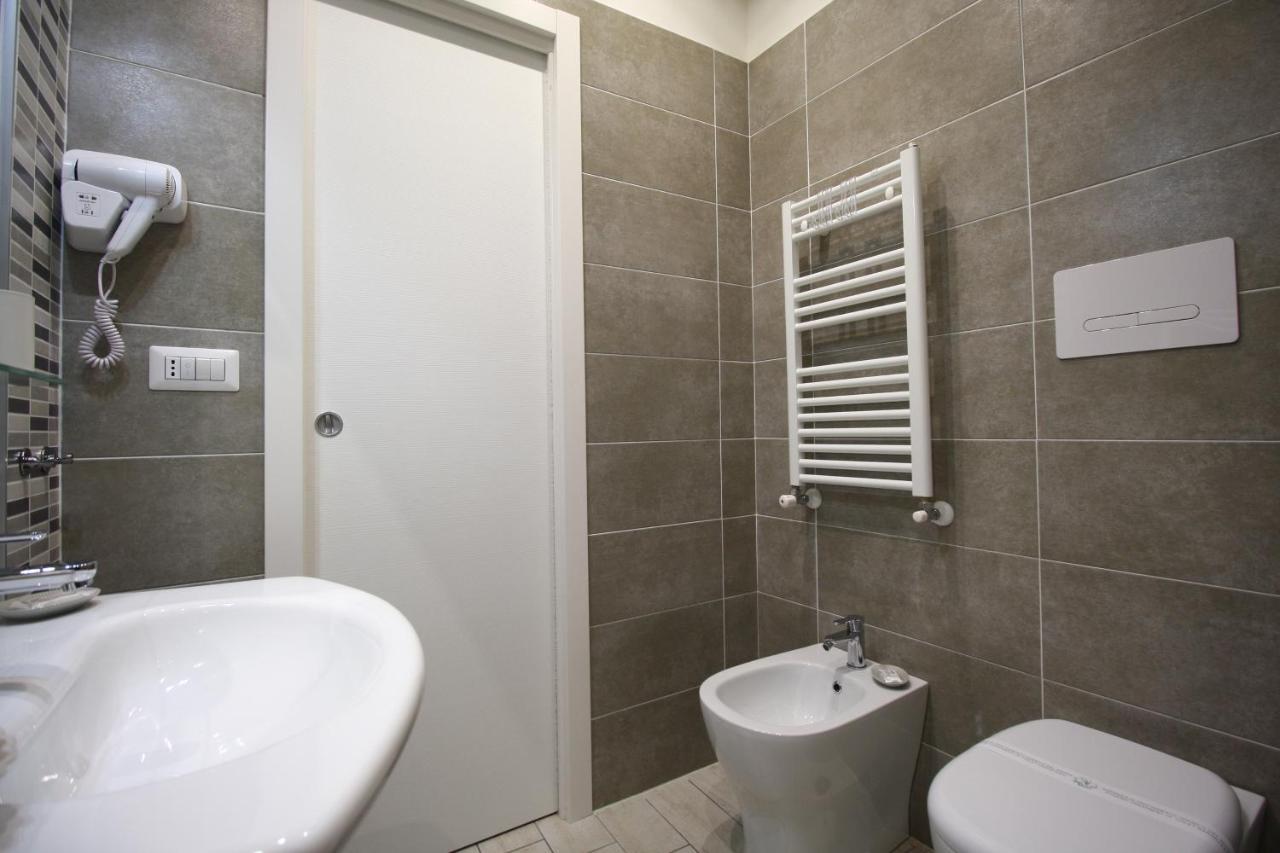 Double Room with Private Bathroom,738359014:JPEG