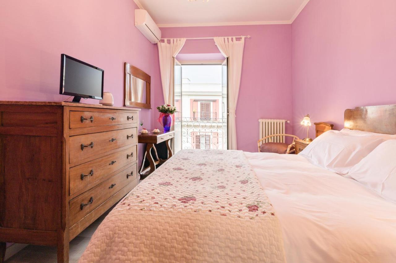 Double Room with Private External Bathroom,738781963:JPEG