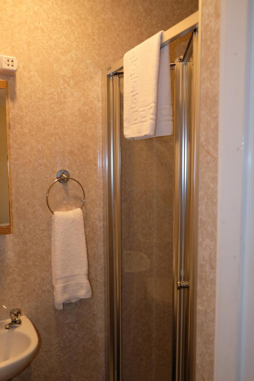 King Room / Family Room,1119123273:JPEG