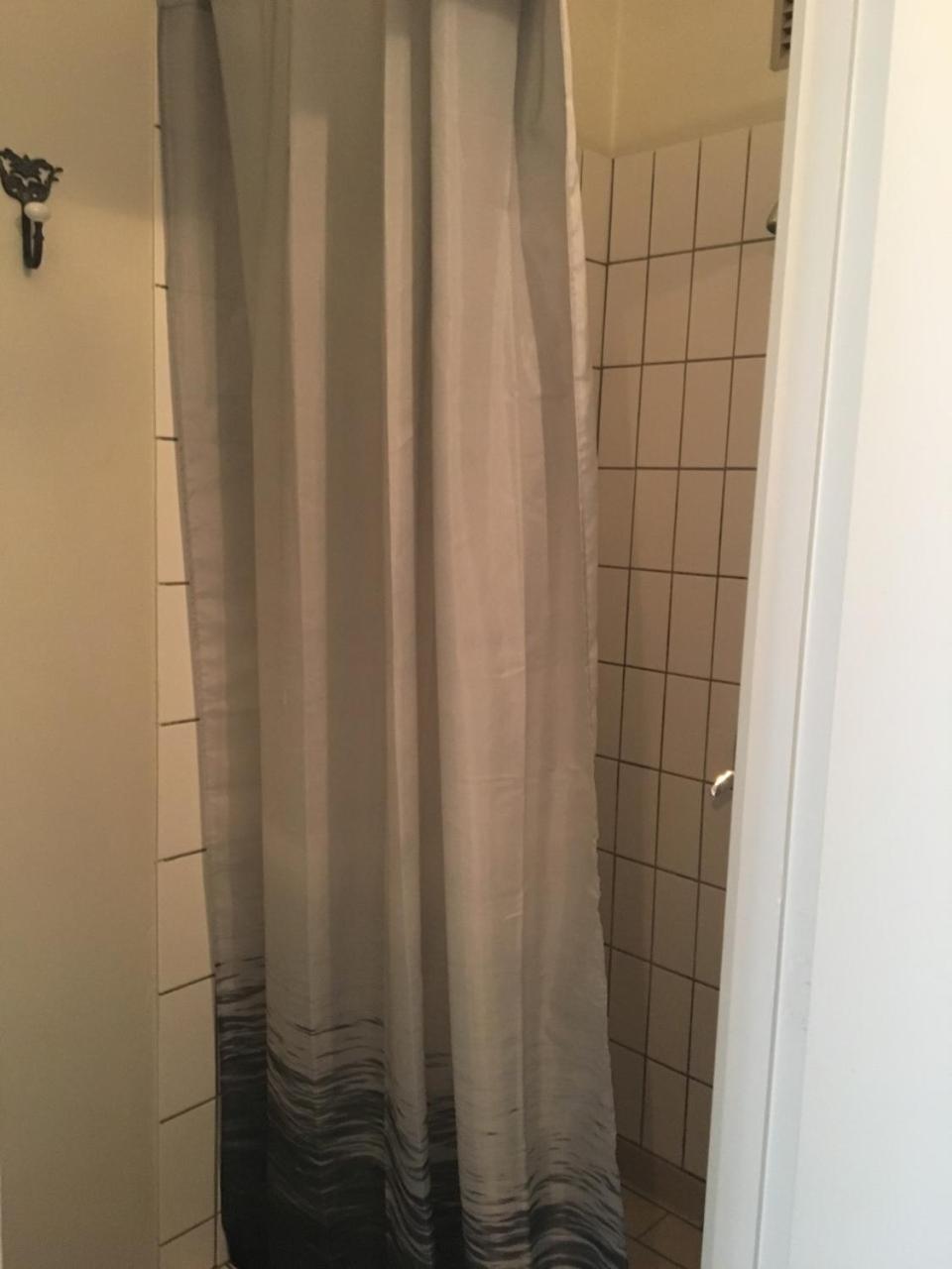 Grand Lit Bed Cell With Shared Bathroom/Toilet