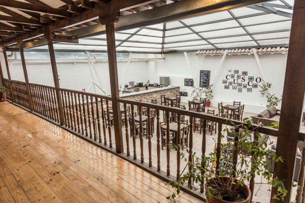 Deluxe Studio