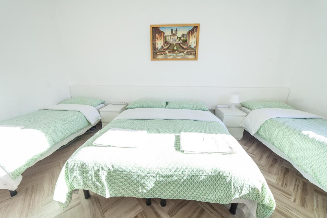 Quadruple Room with Private Bathroom,750490625:JPEG