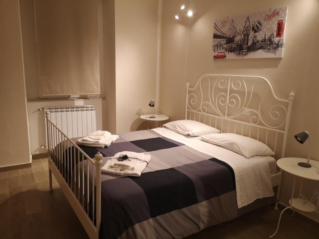Double Room Private External Bathroom