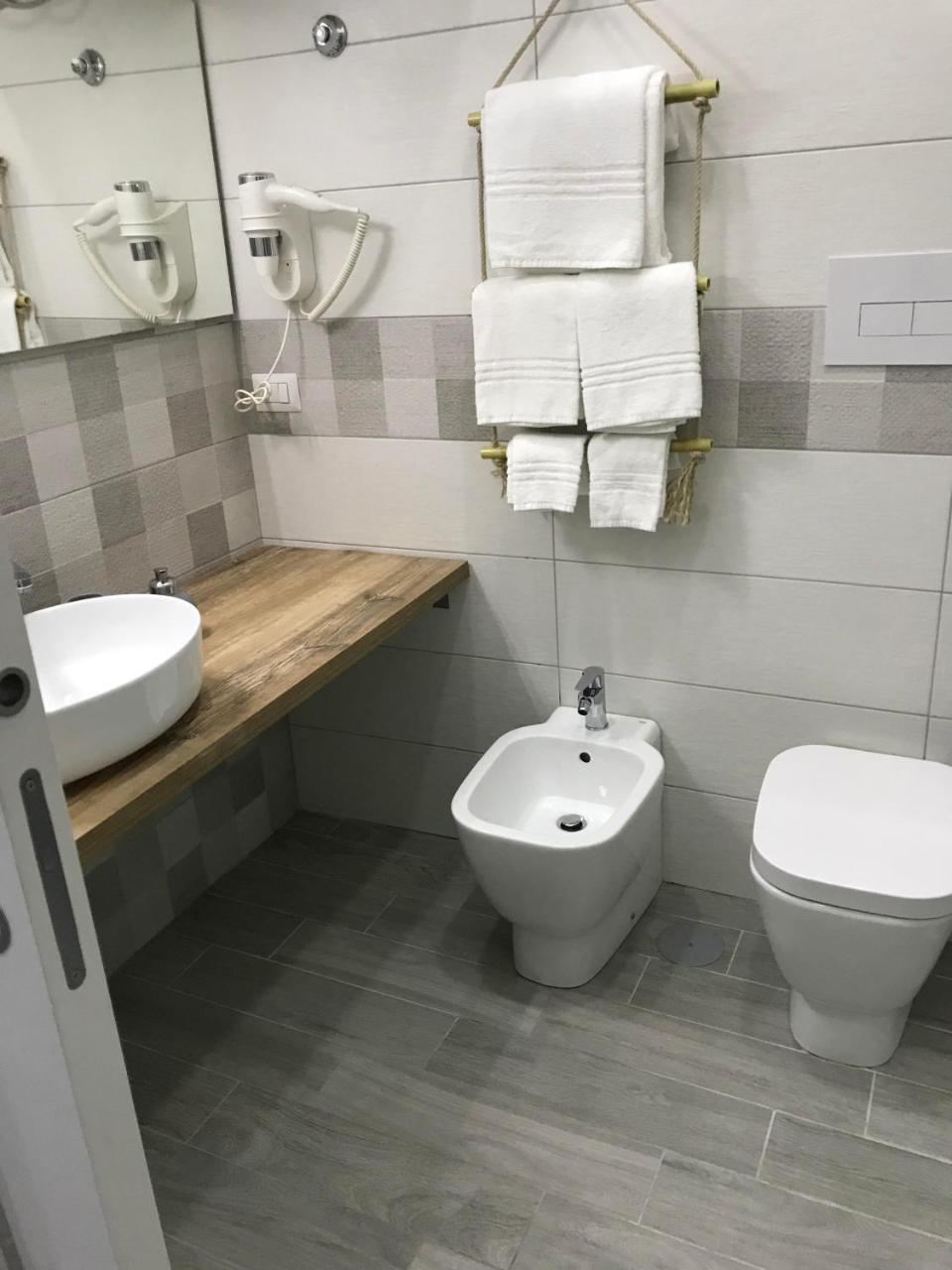 Double Room,757073920:JPEG