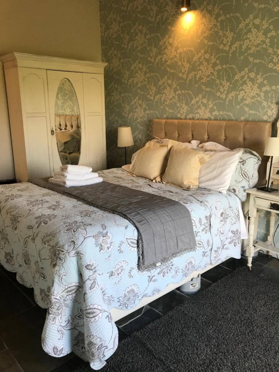 Deluxe Double Room with Shower