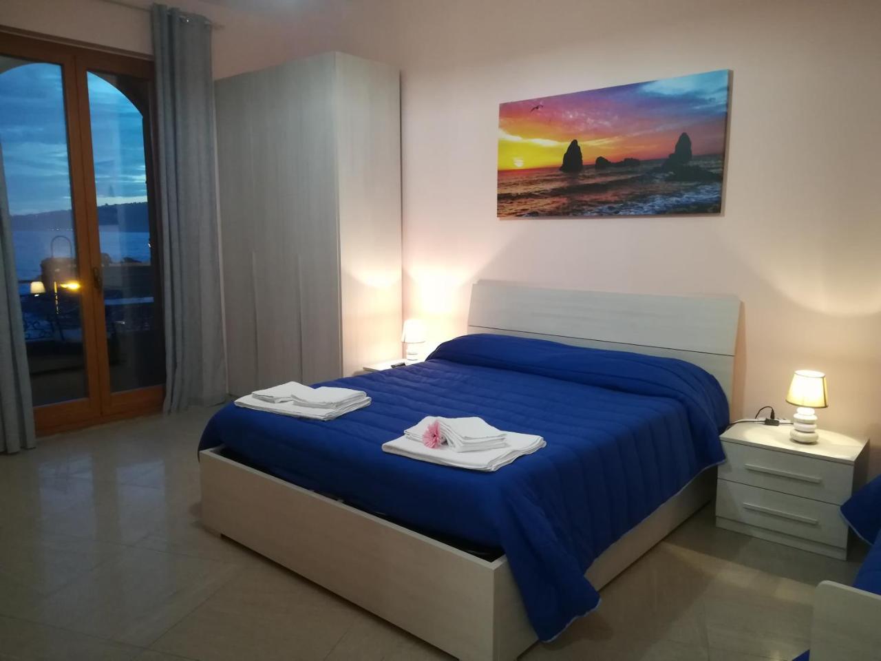 Deluxe Triple Room Sea View