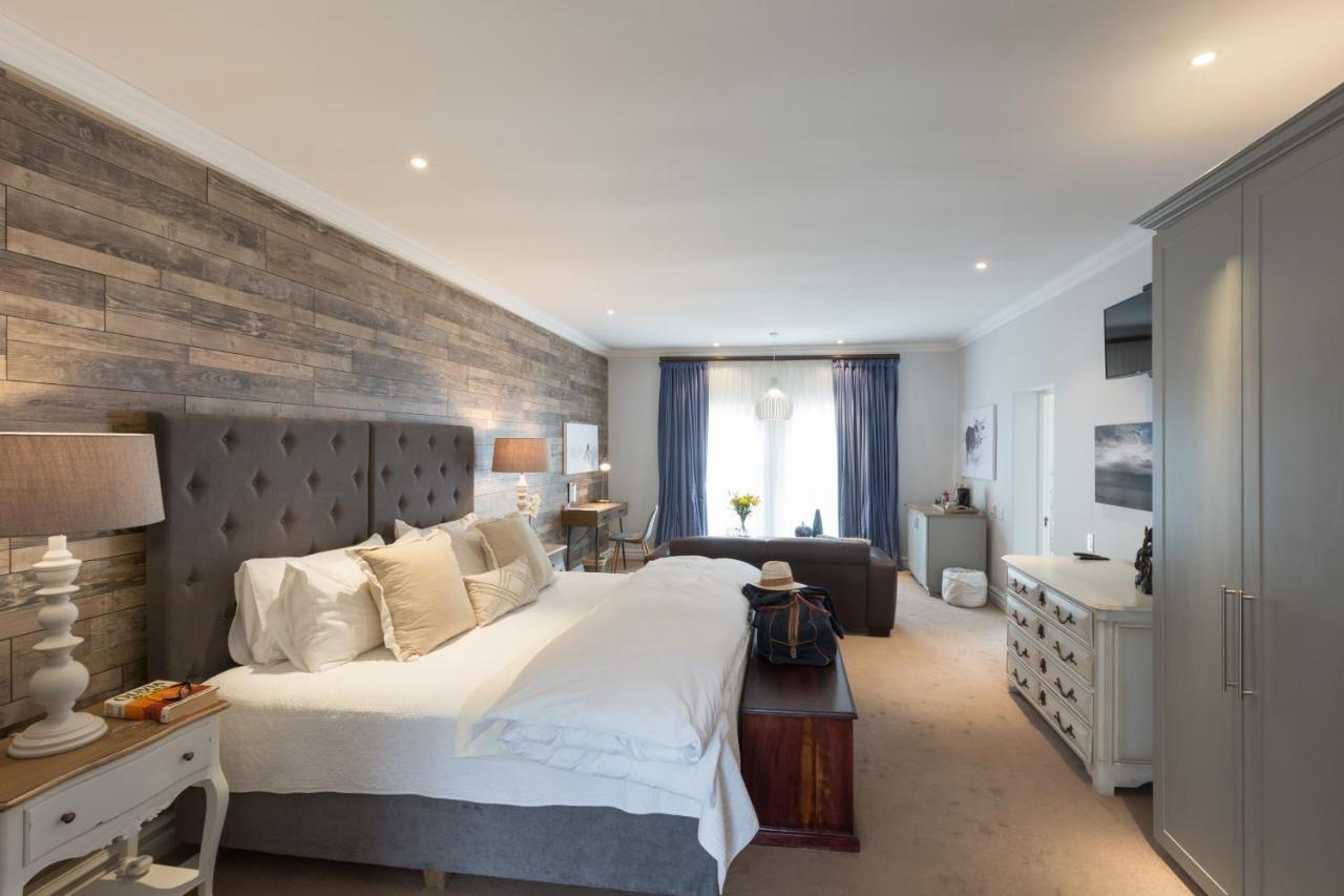 Deluxe King Suite,640110636:JPEG