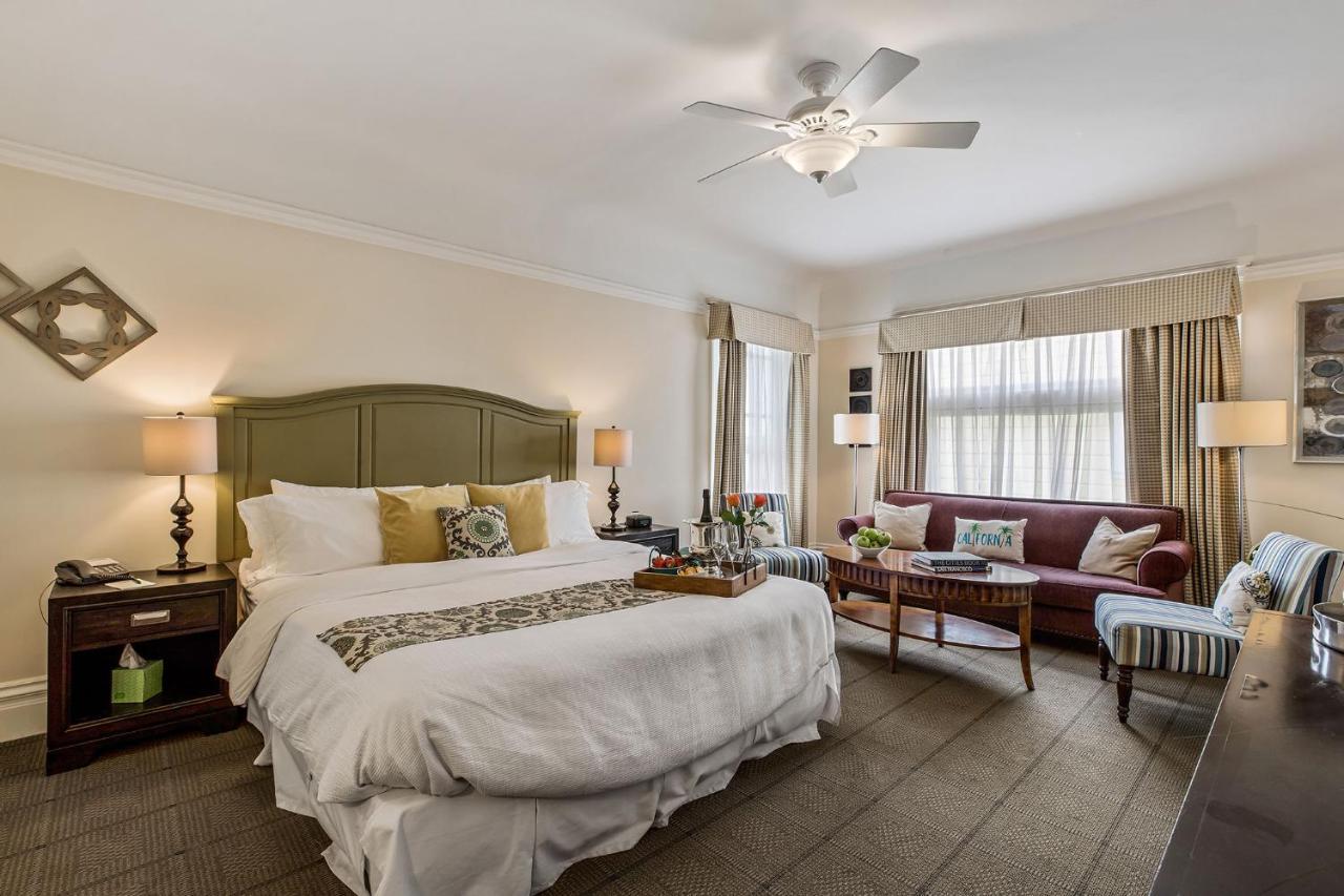 Deluxe Zimmer mit Kingsize-Bett