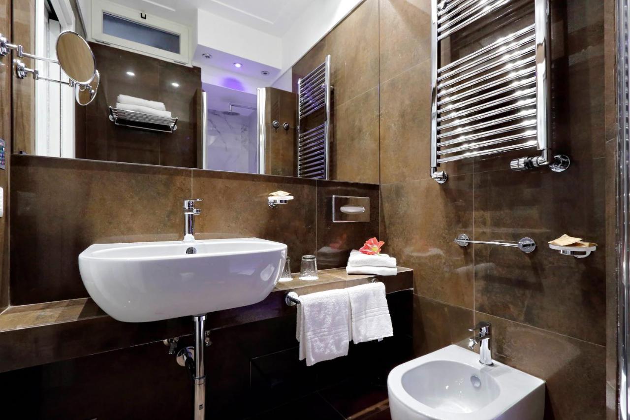 Standard Double Room,784128750:JPEG