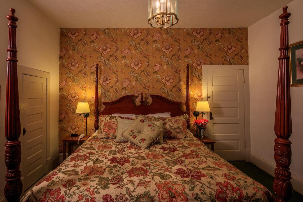 Squire Taylor Suite,768752488:JPEG