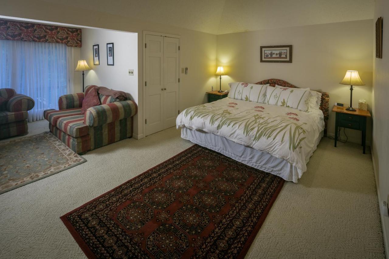 Lou Hill Smith Suite Attic,768753307:JPEG