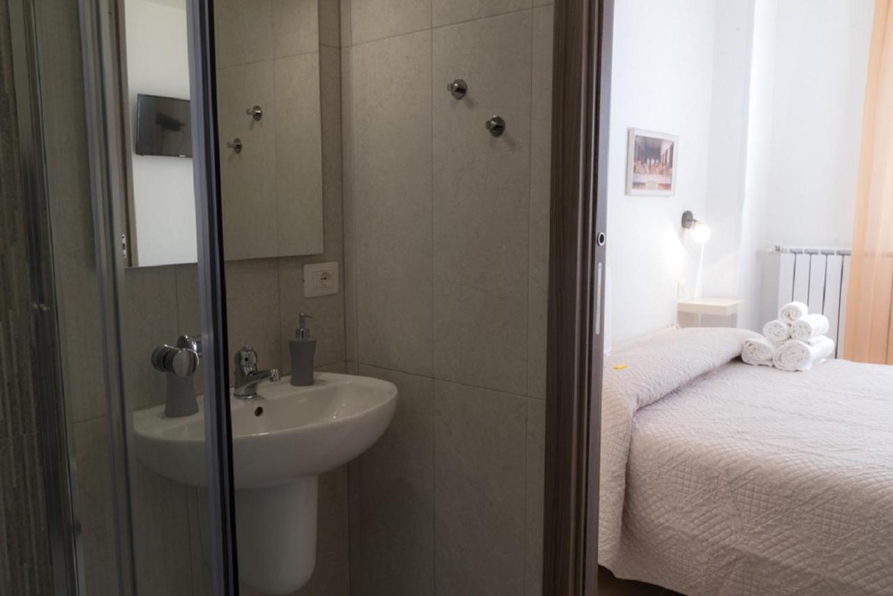 Deluxe Double Room with Balcony,1416150564:JPEG
