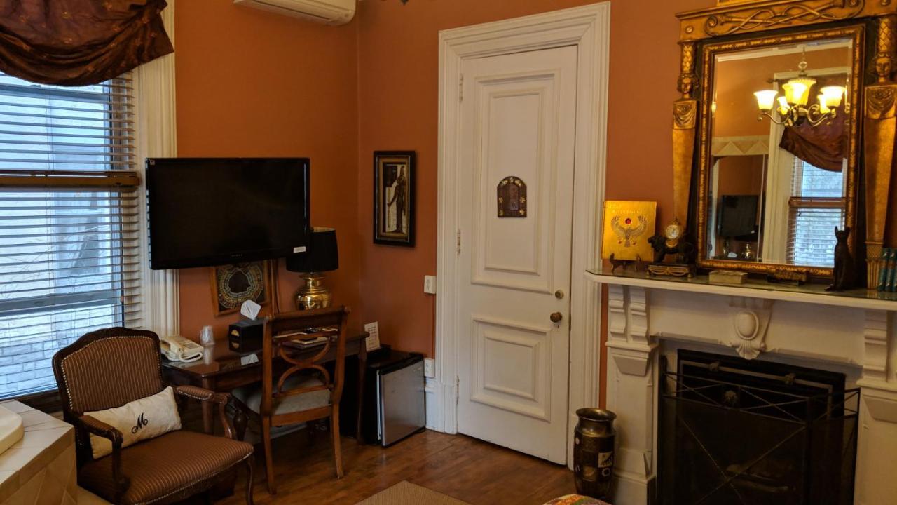 Deluxe King Room 13 Egyptian