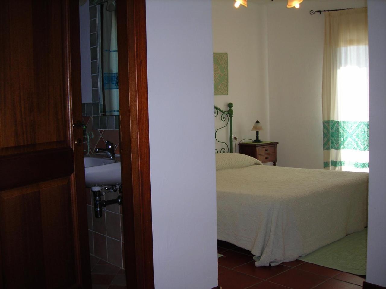 Double or Twin Room Private Bathroom