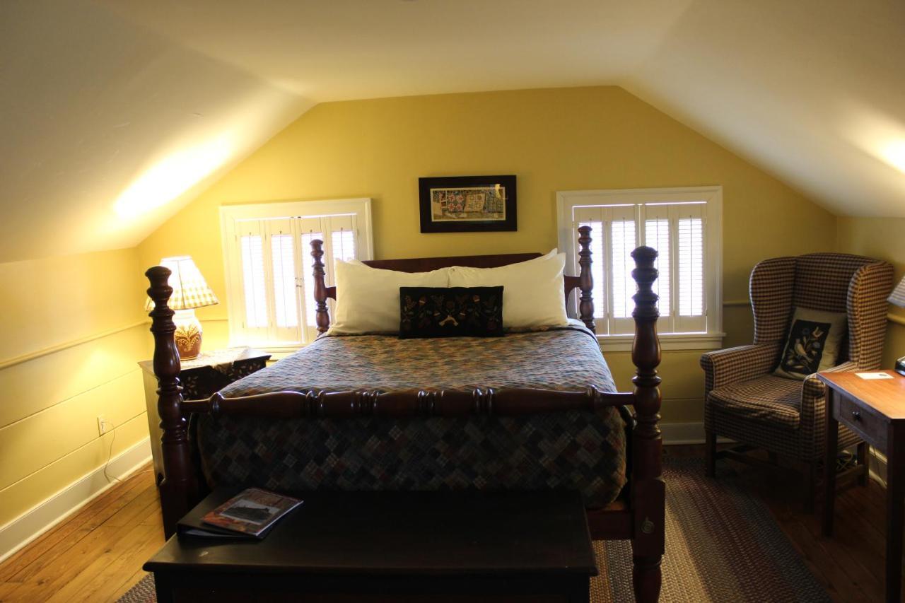 Deluxe Double Room with Extra Bed