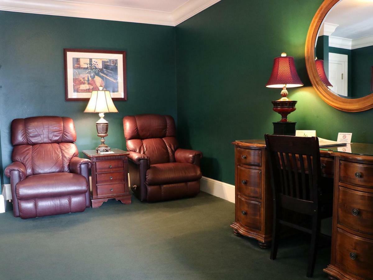 Queen Suite