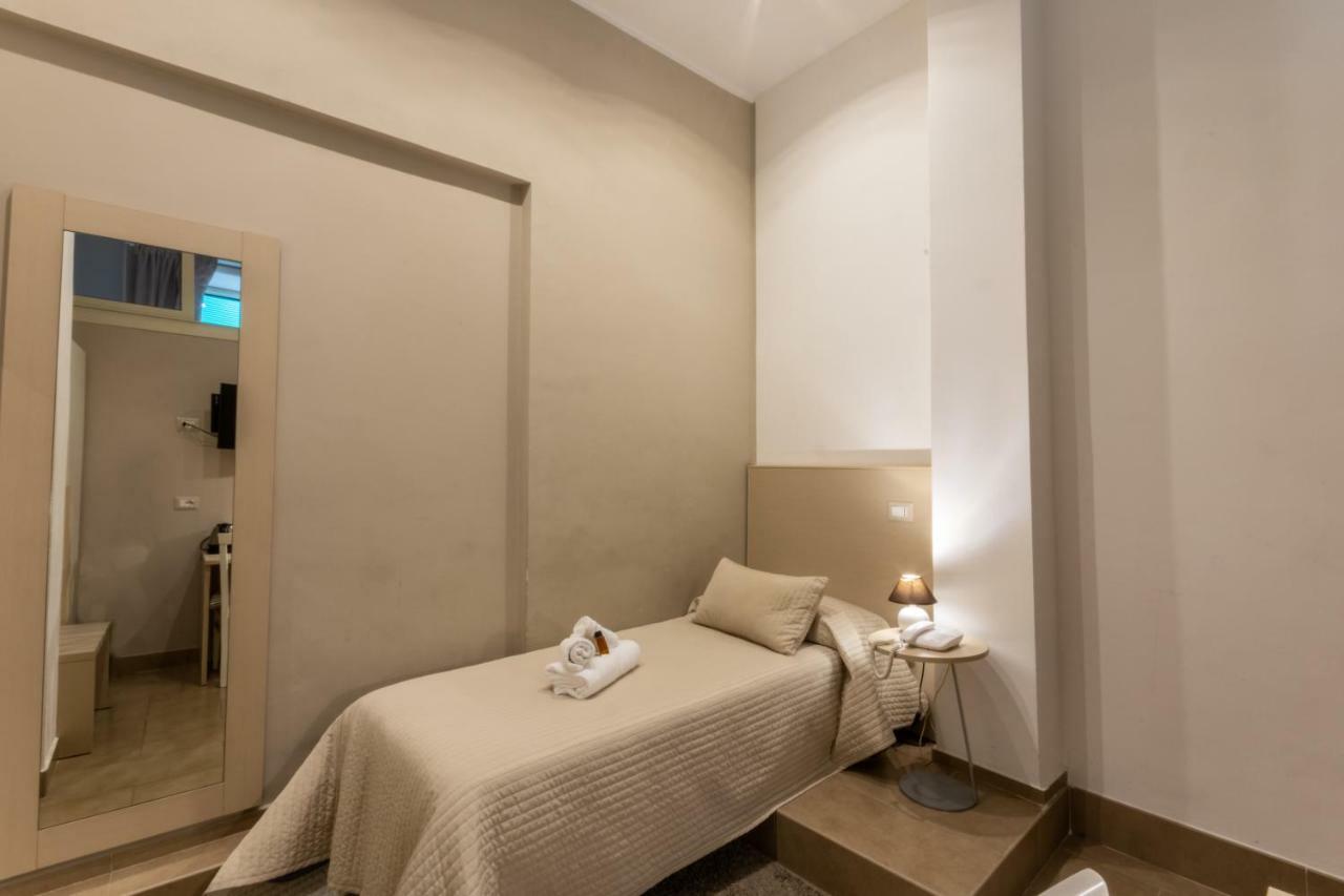 Camera Singola con Bagno Privato