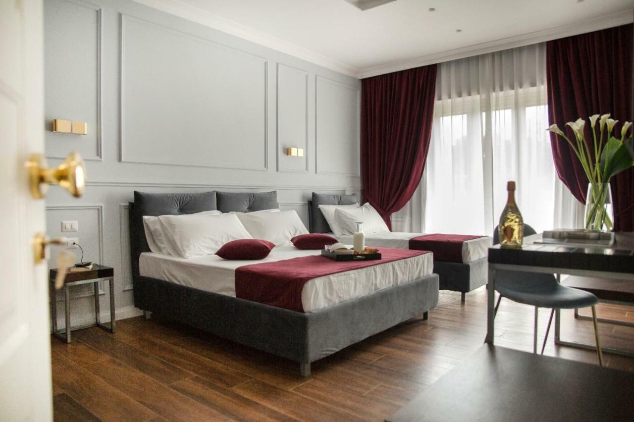Deluxe Double Room with Balcony,798474540:JPEG
