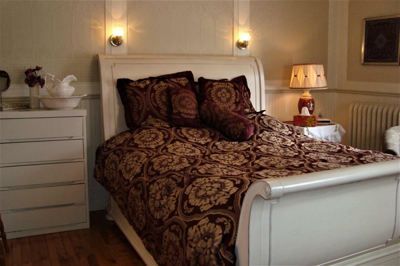 Queen Room with Kitchenette and Balcony,799586595:JPEG