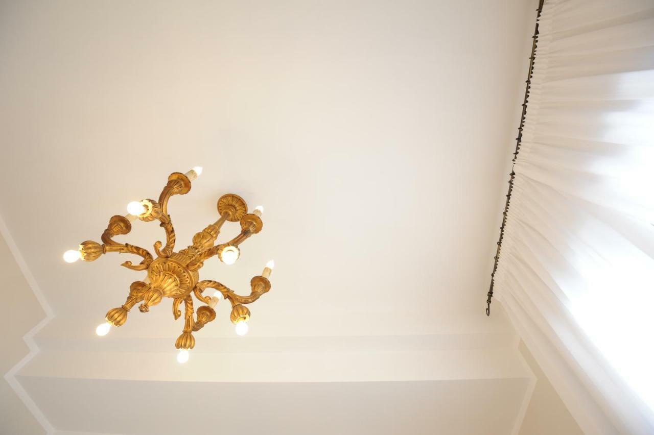 Deluxe Double Room with Balcony,803376945:JPEG