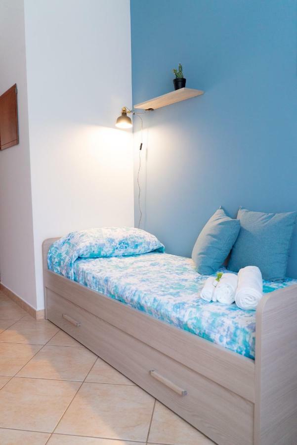 Single Room Private External Bathroom