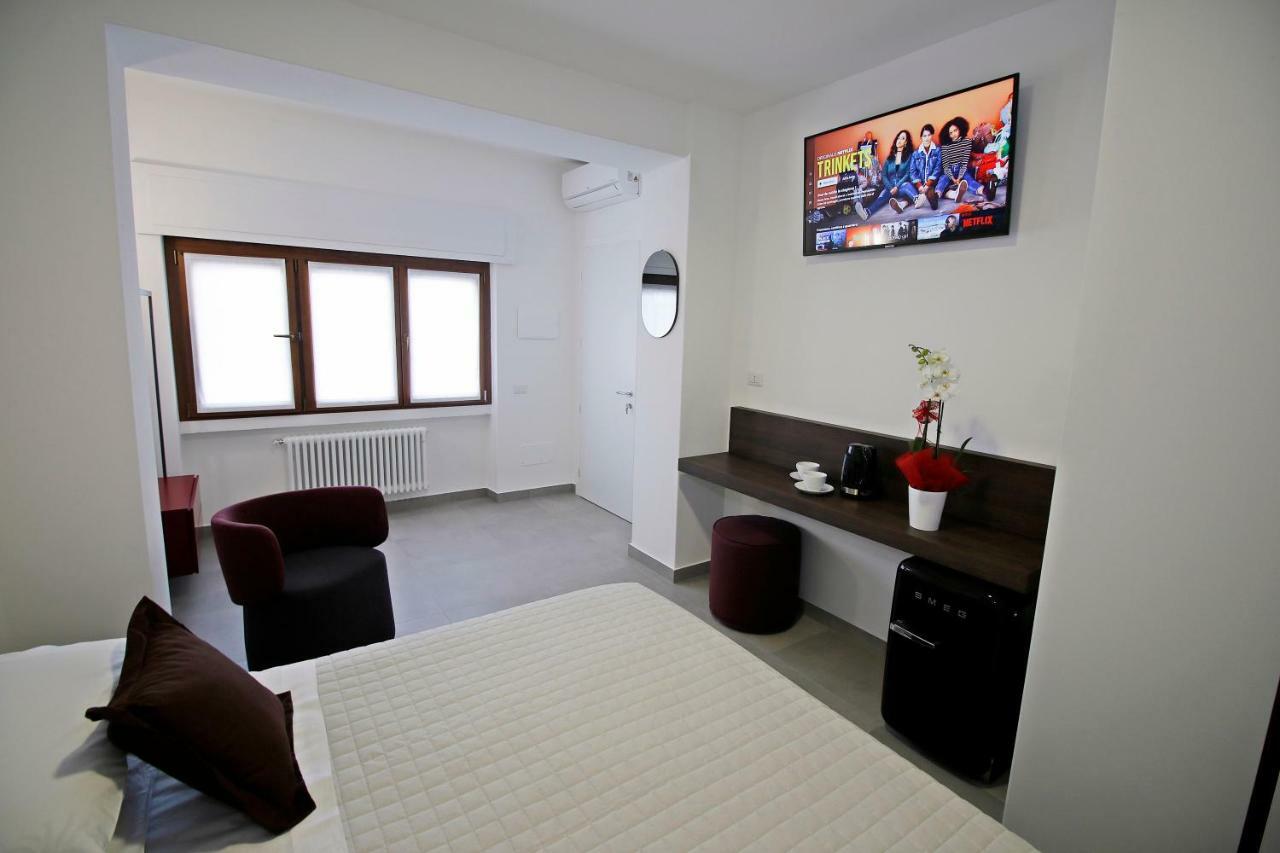 Deluxe Triple Room,1102466721:JPEG