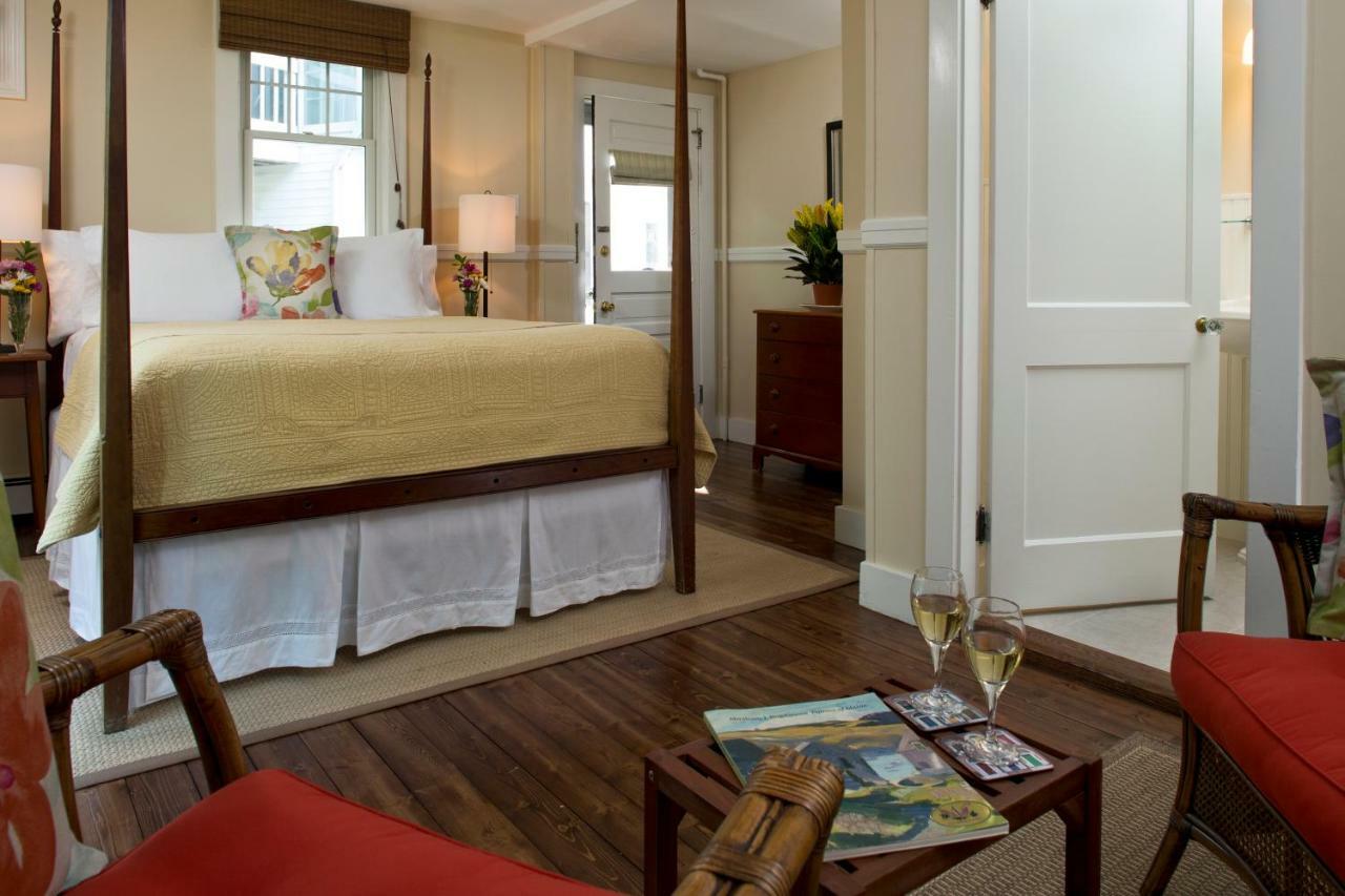 Queen Room with Balcony