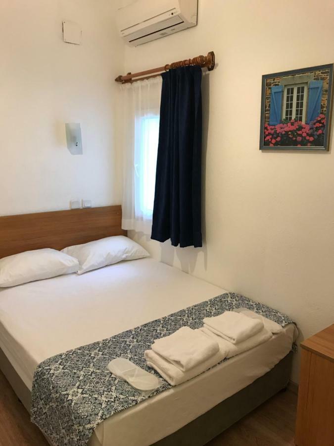 Budget Small Double Room,816835190:JPEG