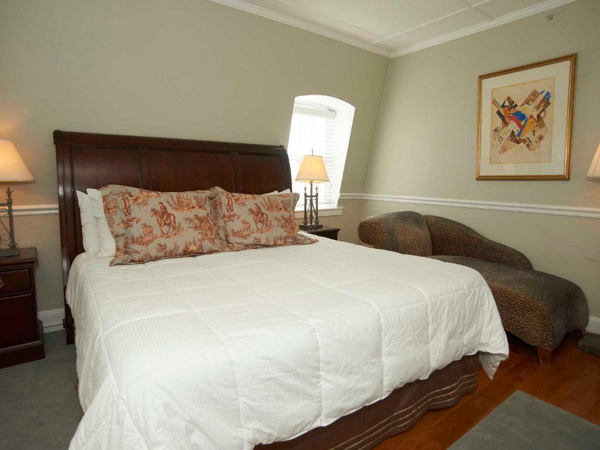 Two-Bedroom Suite