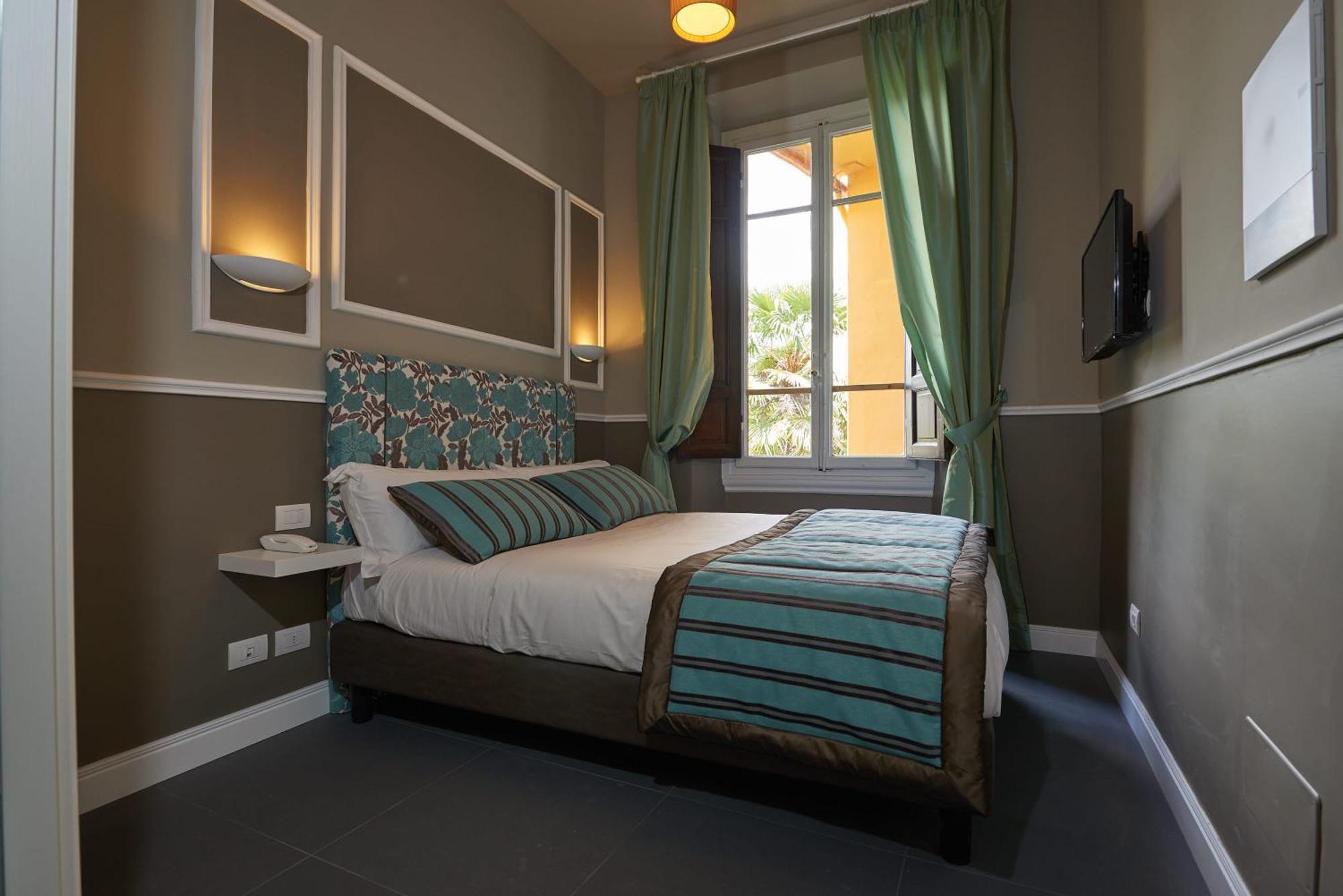 Small Double Room,822799022:JPEG