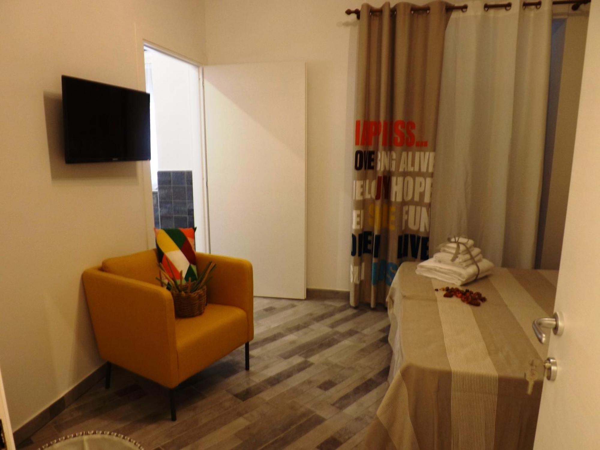 Deluxe Double or Twin Room,892750477:JPEG