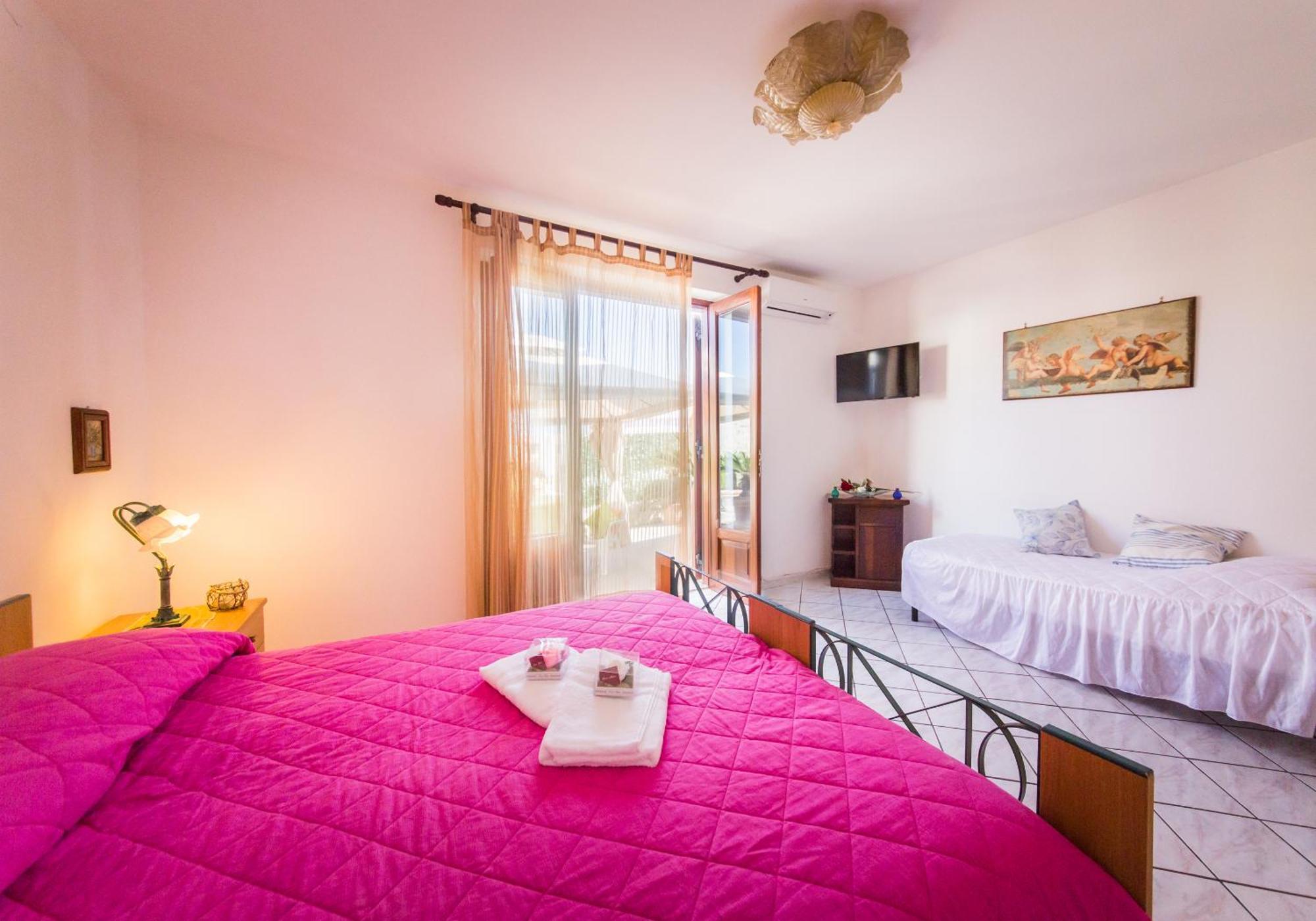 Comfort Triple Room