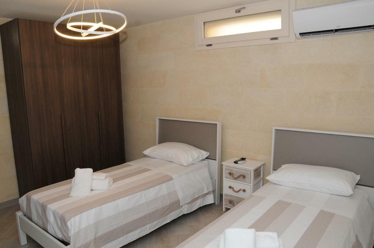Twin Room Private Bathroom